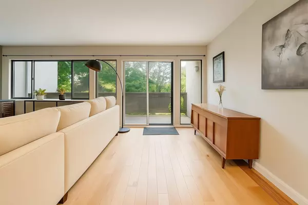 Burnaby, BC V5A 1R2,7305 Montecito DR #7