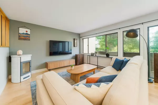 Burnaby, BC V5A 1R2,7305 Montecito DR #7