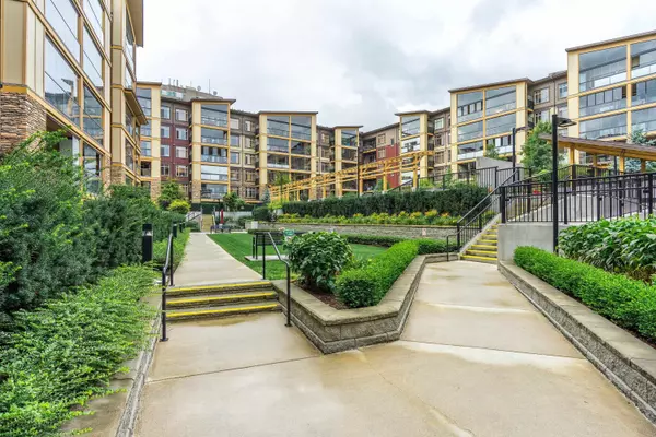 Abbotsford, BC V2T 0G7,32445 Simon AVE #202