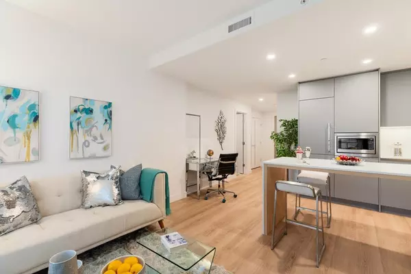 Richmond, BC V6X 0X7,7977 Lansdowne RD #901