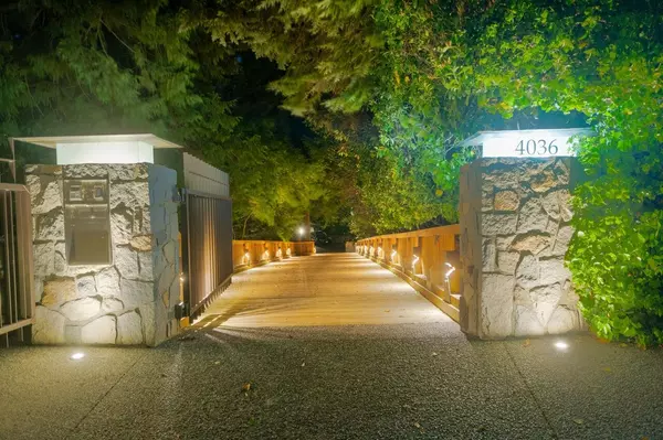 West Vancouver, BC V7V 1N6,4036 Marine DR