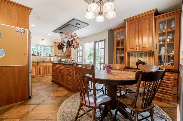 Langley, BC V3A 5N1,20383 41 AVE