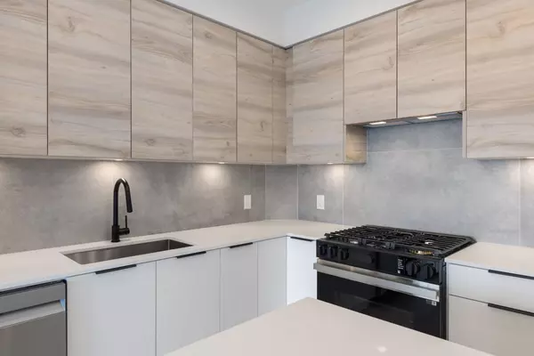 Abbotsford, BC V2T 0C5,30490 Cardinal AVE #303