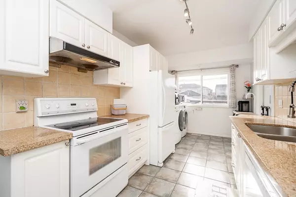 Burnaby, BC V5G 1W6,3738 Forest ST