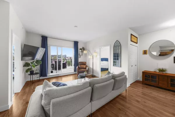 Maple Ridge, BC V2X 9H2,12070 227 ST #404