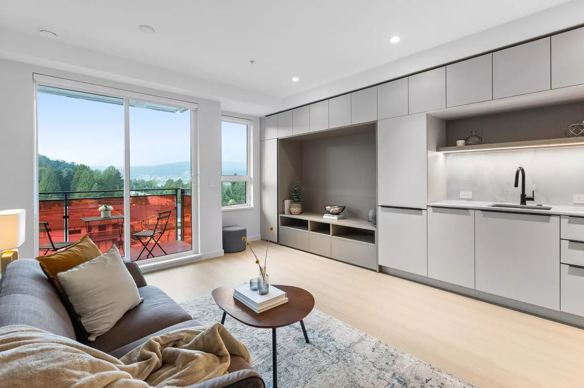 Port Moody, BC V3H 0N5,2015 St. Johns ST #509