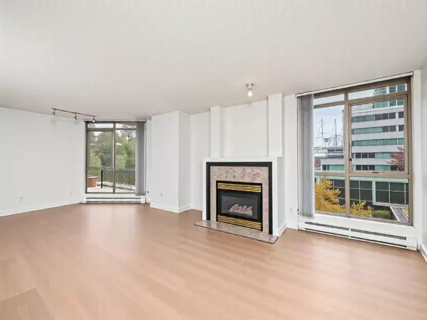 Vancouver, BC V6B 6B7,867 Hamilton ST #601