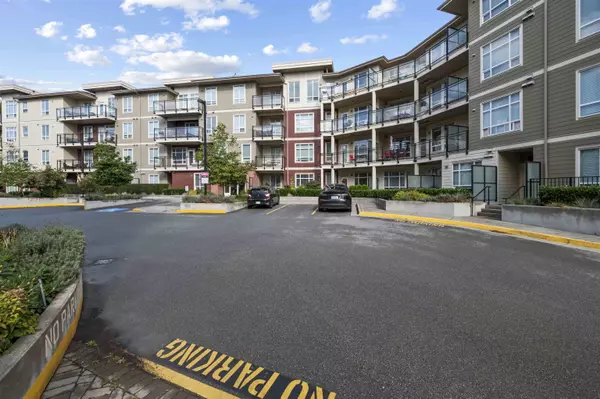 Langley, BC V2Y 0L4,20211 66 AVE #D117