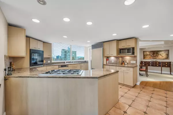 Vancouver, BC V6H 1R1,1350 W 14 AVE #6