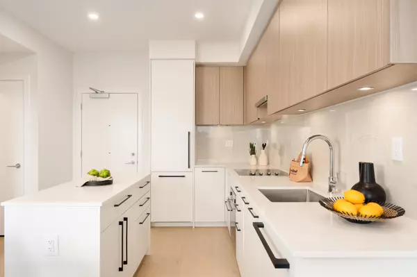 Langley, BC V3A 2E6,5398 207 ST #504