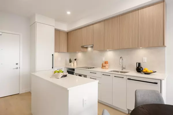 Langley, BC V3A 2E6,5398 207 ST #315