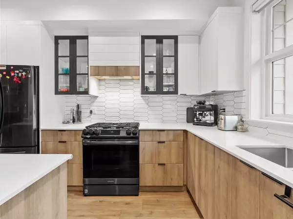 Surrey, BC V4P 0G5,14541 Winter Crescent CRES #9