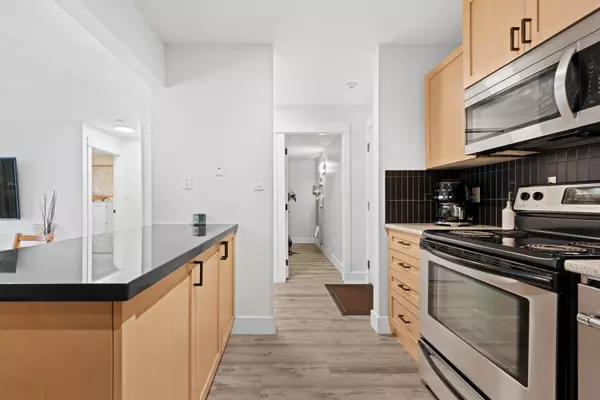 Abbotsford, BC V2T 5M5,32725 George Ferguson WAY #106