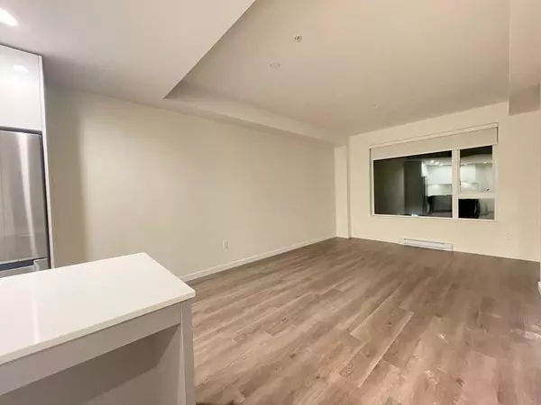 Surrey, BC V3T 1T1,14257 103a AVE #306