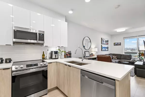 Langley, BC V3A 0P5,20360 Logan AVE #314