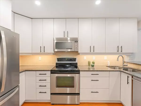 Vancouver, BC V6E 1H3,1274 Barclay ST #403