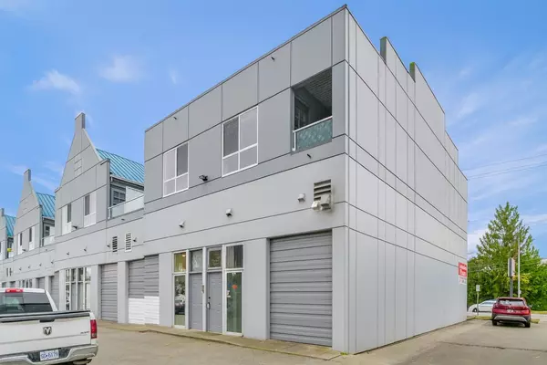 Langley, BC V3A 3Y1,19897 56 AVE #201