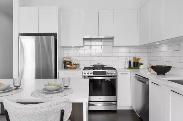 Abbotsford, BC V2T 0L3,32174 George Ferguson WAY #513