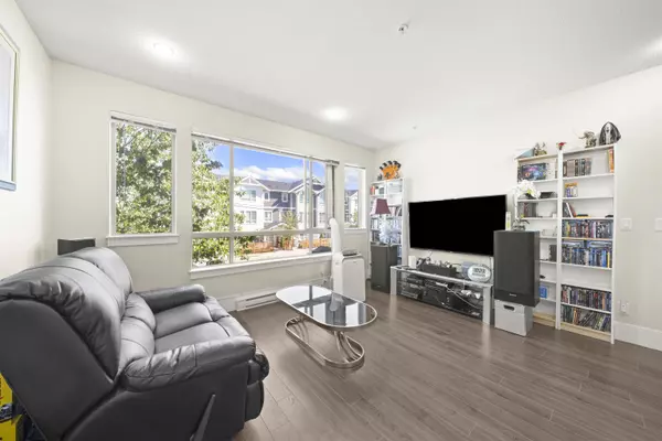 Langley, BC V3A 3X2,19752 55a AVE #4