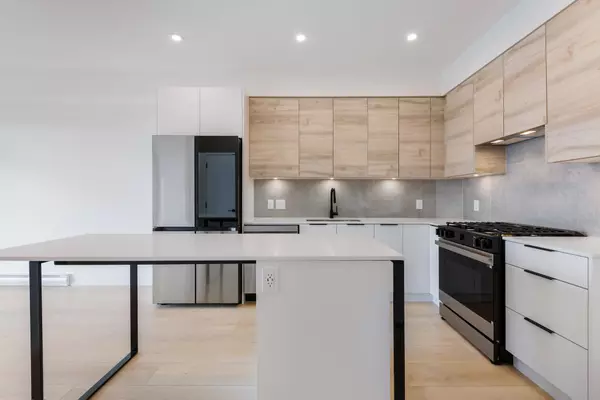 Abbotsford, BC V2T 0A5,30490 Cardinal AVE #207