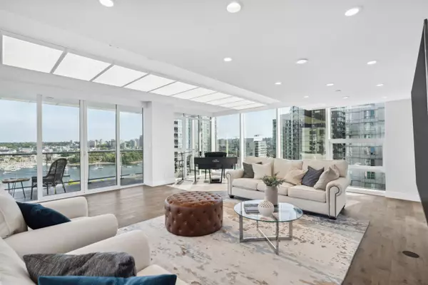 Vancouver, BC V6B 0N4,499 Pacific ST #1701