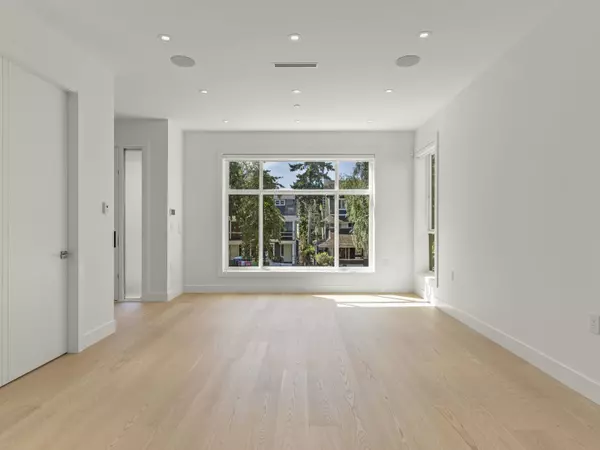 Vancouver, BC V6K 1J7,2565 W 2nd AVE