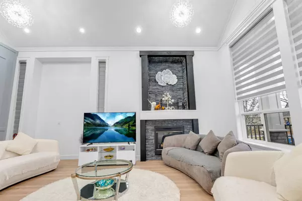 Surrey, BC V3S 1E5,18358 67 AVE