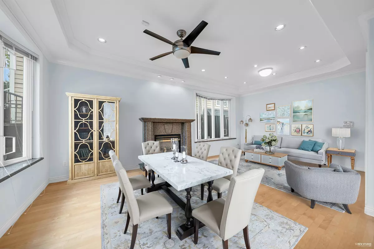 North Vancouver, BC V7N 2H9,213 W 28th ST