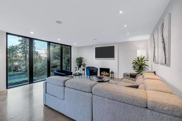 West Vancouver, BC V7V 2V8,2234 Palmerston AVE