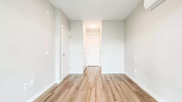 Burnaby, BC V5C 0K9,4289 Hastings ST #503