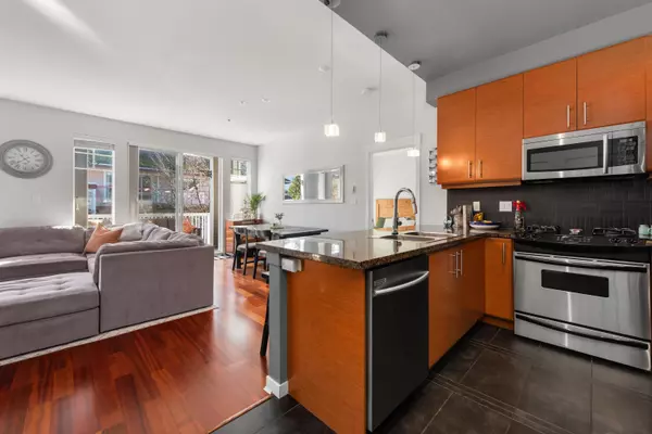 Delta, BC V4L 2R2,1704 56 ST #304