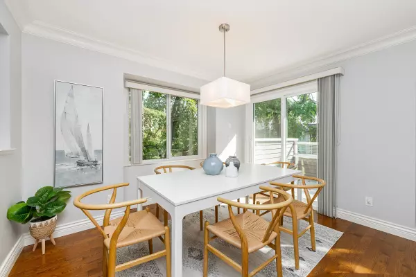 Port Moody, BC V3H 4T3,181 Ravine DR #4