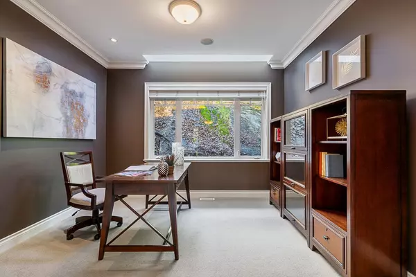 West Vancouver, BC V7W 3J5,4683 Decourcy CT