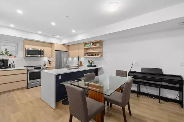 North Vancouver, BC V7L 1G9,752 E 3rd ST #3