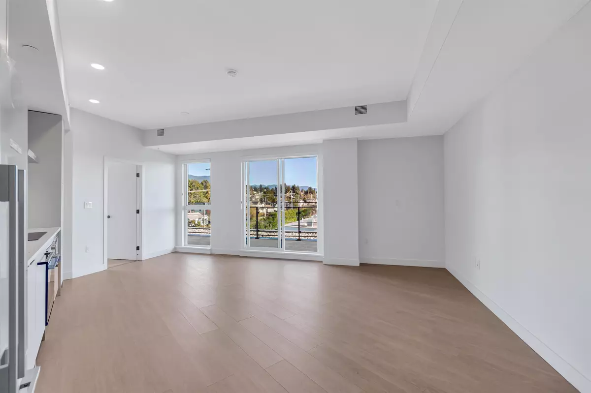 North Vancouver, BC V7L 0K1,422 E 3rd ST #660