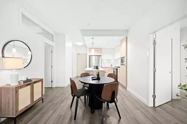 Burnaby, BC V5C 0J8,2188 Madison AVE #511