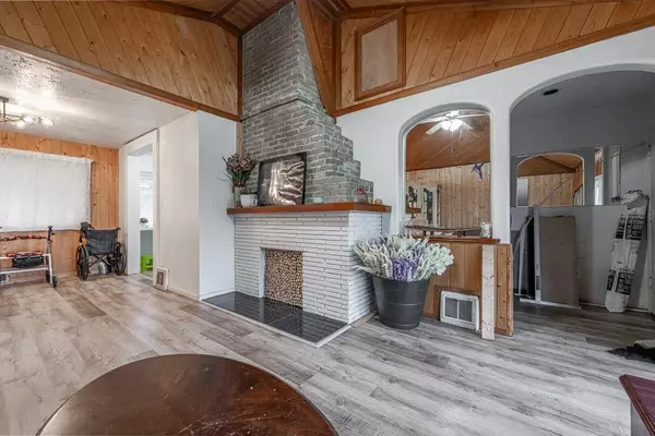 Burnaby, BC V5A 1C4,7288 Inlet DR