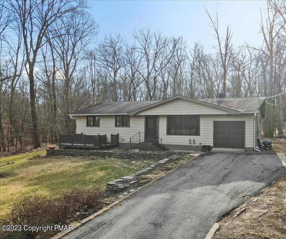 165 Bowman RD, Mount Pocono, PA 18344