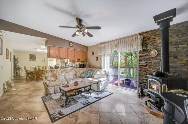 Cresco, PA 18326,3154 Berry LN