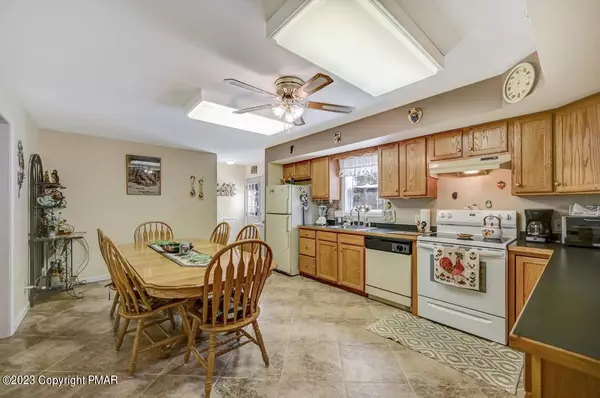Cresco, PA 18326,3154 Berry LN