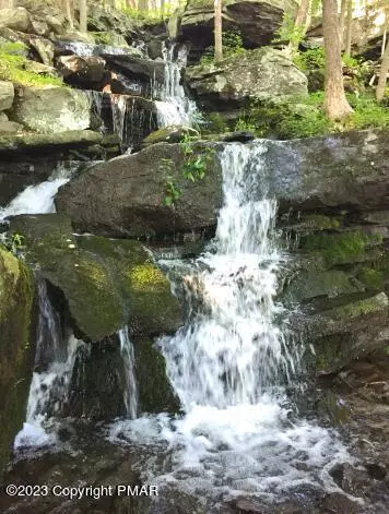 Bushkill, PA 18324,129 Radcliff RD