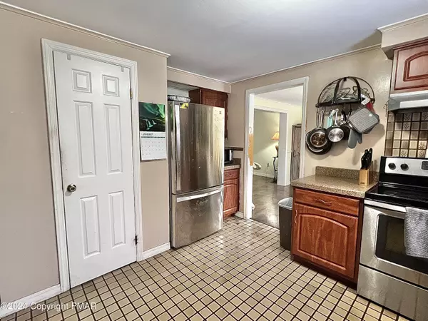 Cresco, PA 18326,209 Grouse RUN