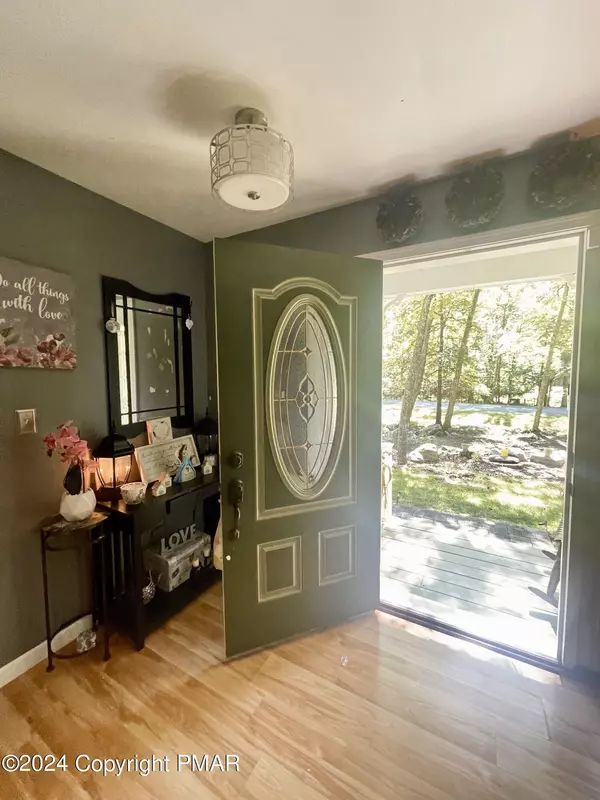 Tamiment, PA 18371,1106 Underhill CT