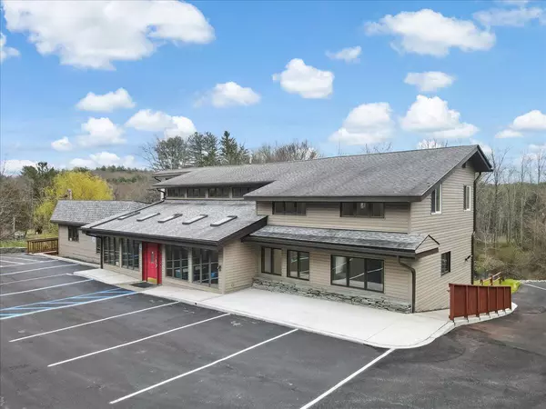 Dingmans Ferry, PA 18328,220 Silver Lake RD