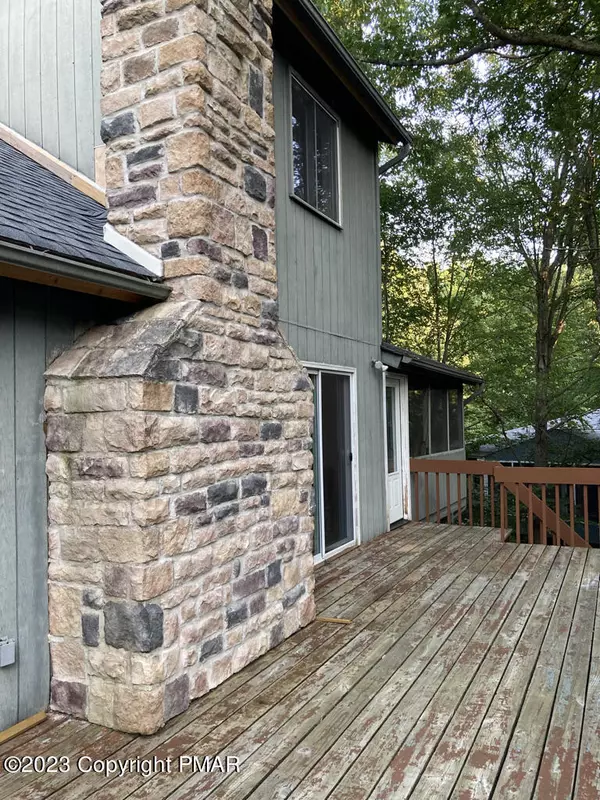 Bushkill, PA 18324,2115 Apley DR