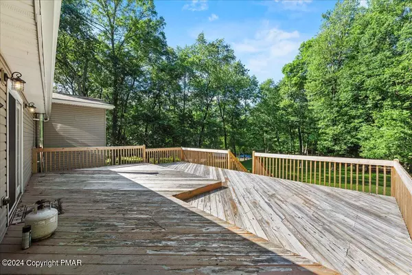 Henryville, PA 18332,212 Alpine Lake RD