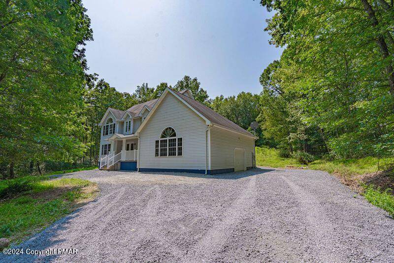 711 Toll RD, Effort, PA 18330