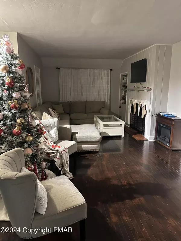 Reading, PA 19606,105 Hollywood AVE