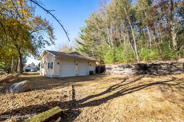 Lehighton, PA 18235,40 Daisy LN