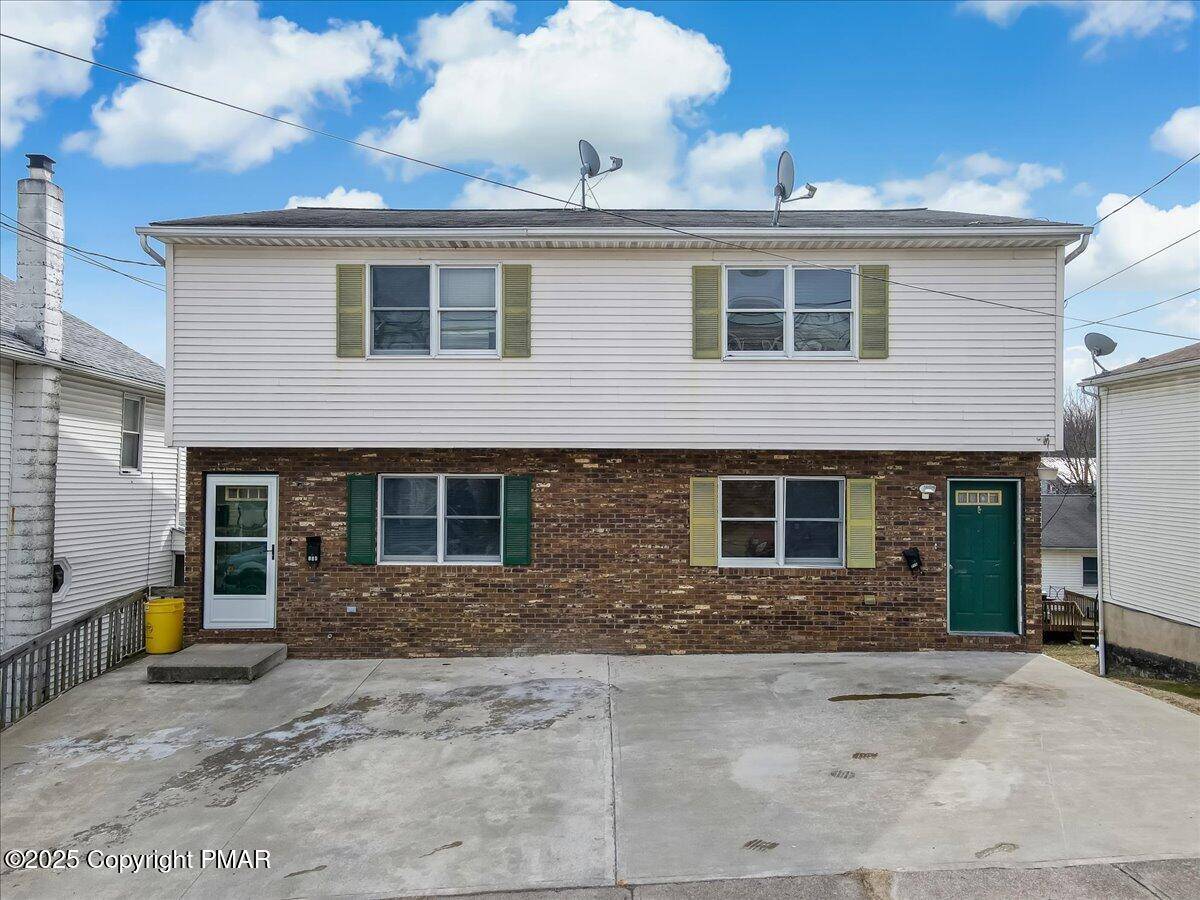 208-210 Hillside AVE, Kingston, PA 18704